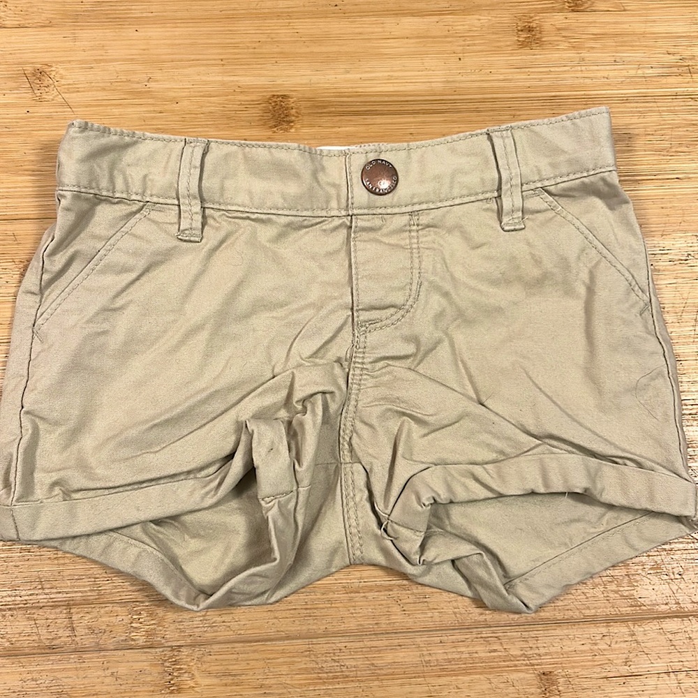 Toddler beige shorts